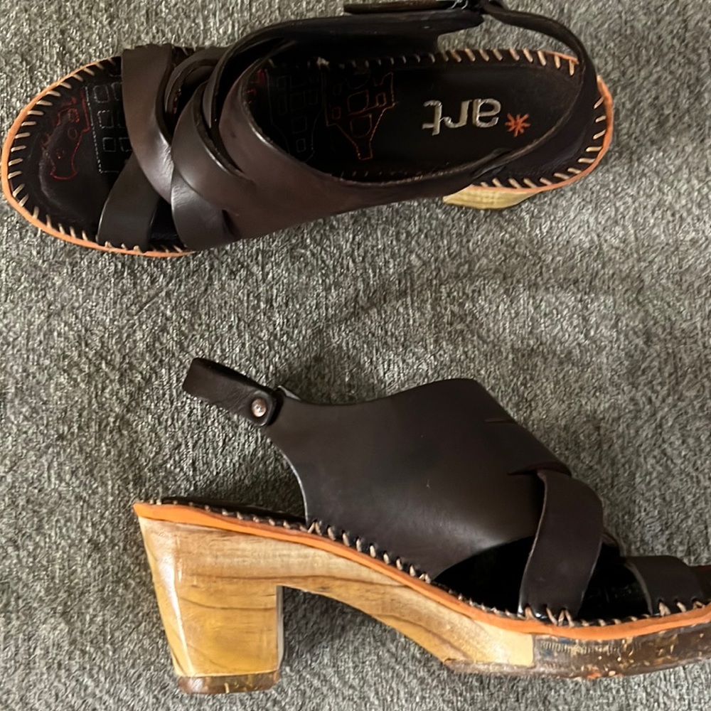 Unique ART Sandals. Brown, Chunky Heel, Open Toe Sandals. Padded for Comfort.